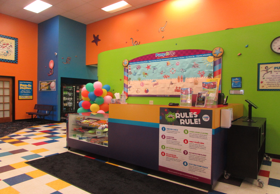 Pump It Up Hartville Lobby area and front desk for 100% private birthday parties